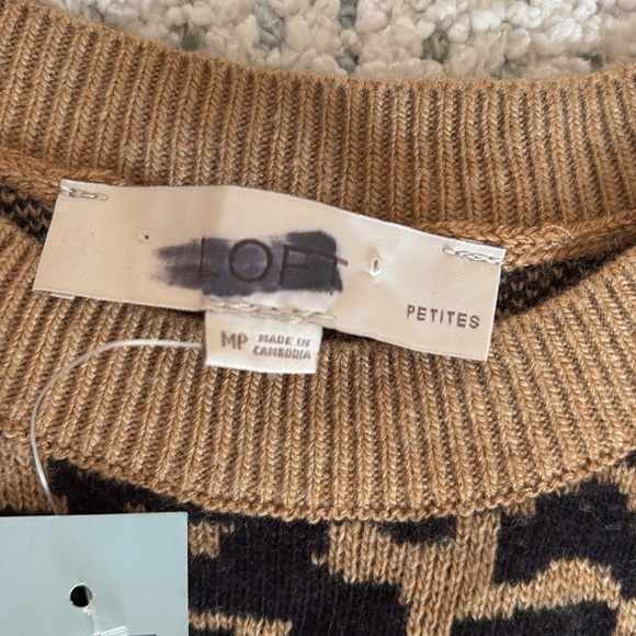 LOFT Leopard Print Sweater Dress – Medium Petite | Cozy Elegance | Animal Print - Picture 6 of 7